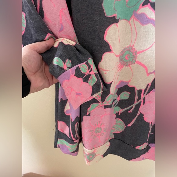 ✨Dear Scarlet Crewneck Size XL - Picture 3 of 5